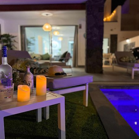 Welcome To Villa Bali A Luxurious Modern Getaway ロスクリスティアーノス エクステリア 写真