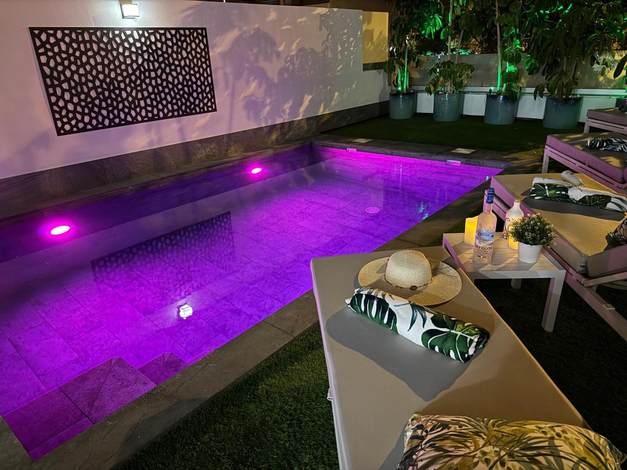 Welcome To Villa Bali A Luxurious Modern Getaway ロスクリスティアーノス エクステリア 写真
