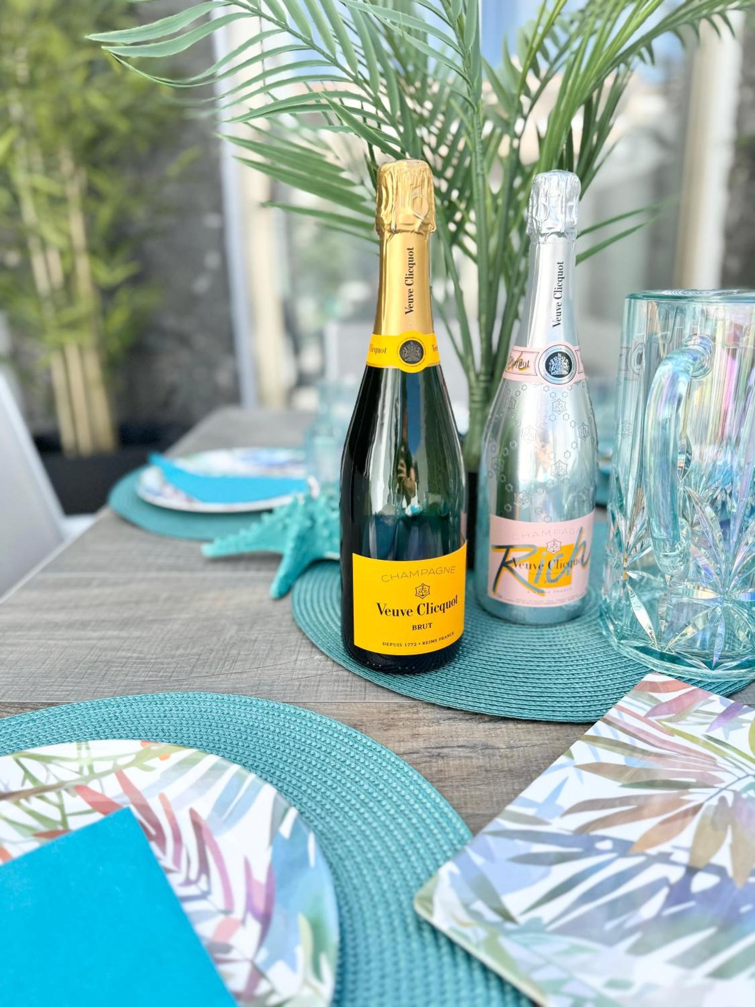 Welcome To Villa Bali A Luxurious Modern Getaway ロスクリスティアーノス エクステリア 写真